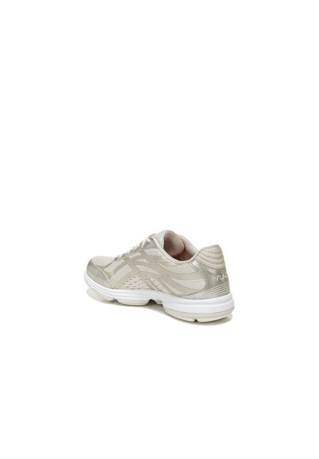Devotion Plus 3 Sneakers, , on-hover image number 1