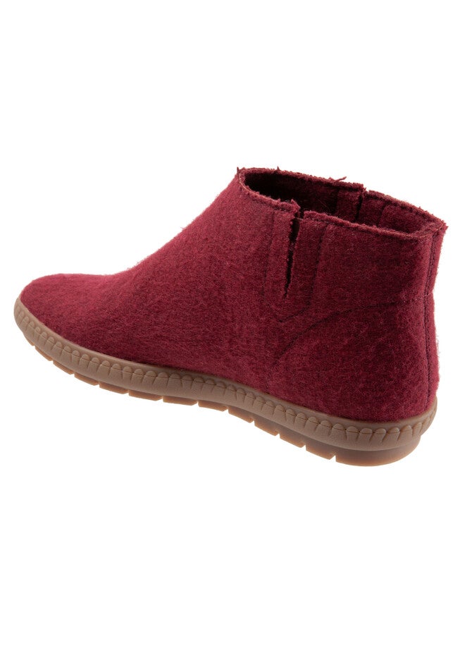 Izzy Bootie, , alternate image number null