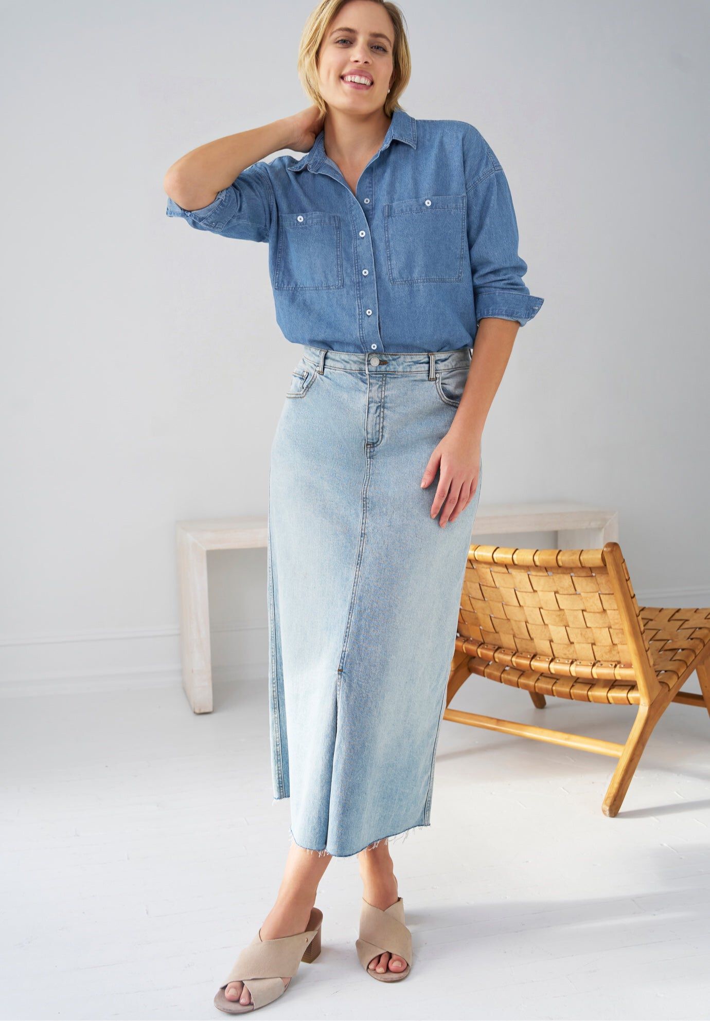 100% Cotton Denim Oversized Button-Front Collared Shirt, MEDIUM STONEWASH, hi-res image number 0