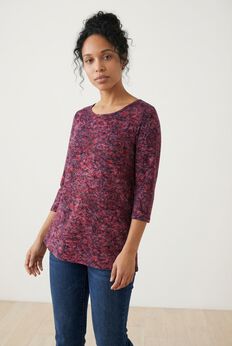 Stretch Knit Scoop Neck 3/4 Sleeve Curved Hem Tunic