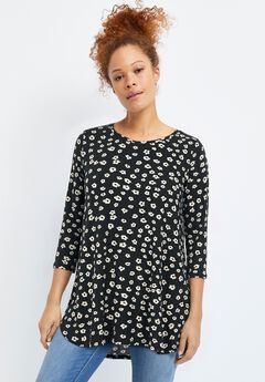 Stretch Knit Scoop Neck 3/4 Sleeve Curved Hem Tunic