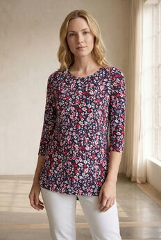 Stretch Knit Scoop Neck 3/4 Sleeve Curved Hem Tunic