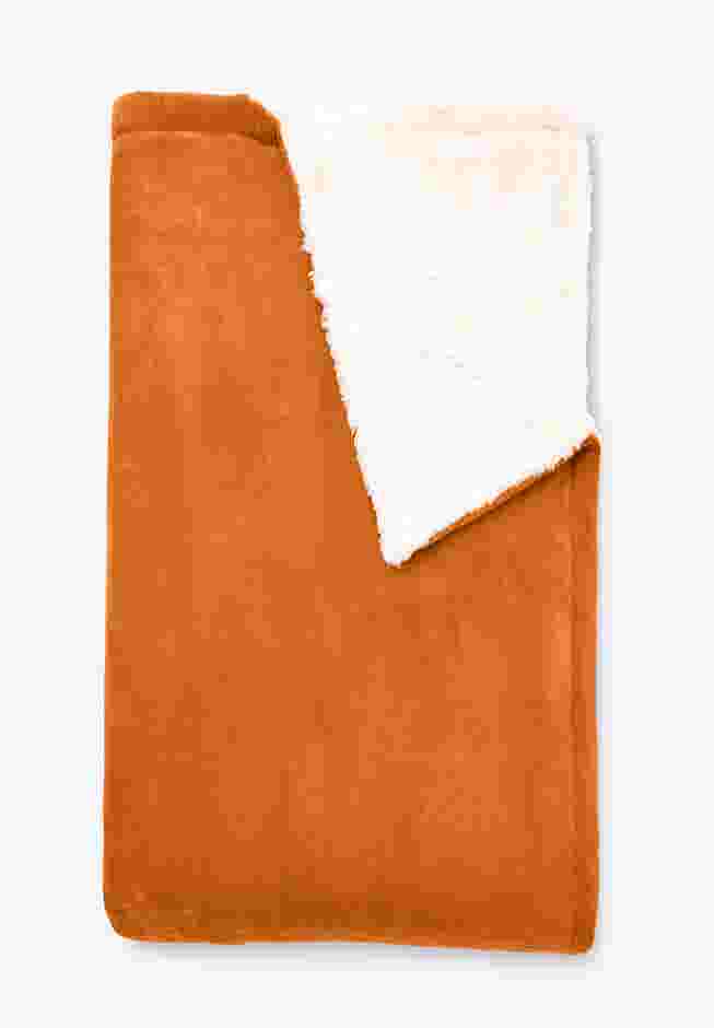 BH Studio Sherpa Microfleece Blanket image number 1