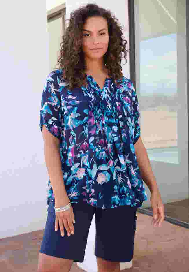 Plus Size Tara Pleated Shirt – Adjustable 3/4 Sleeve Swing Tunic with Notch Collar image number 0