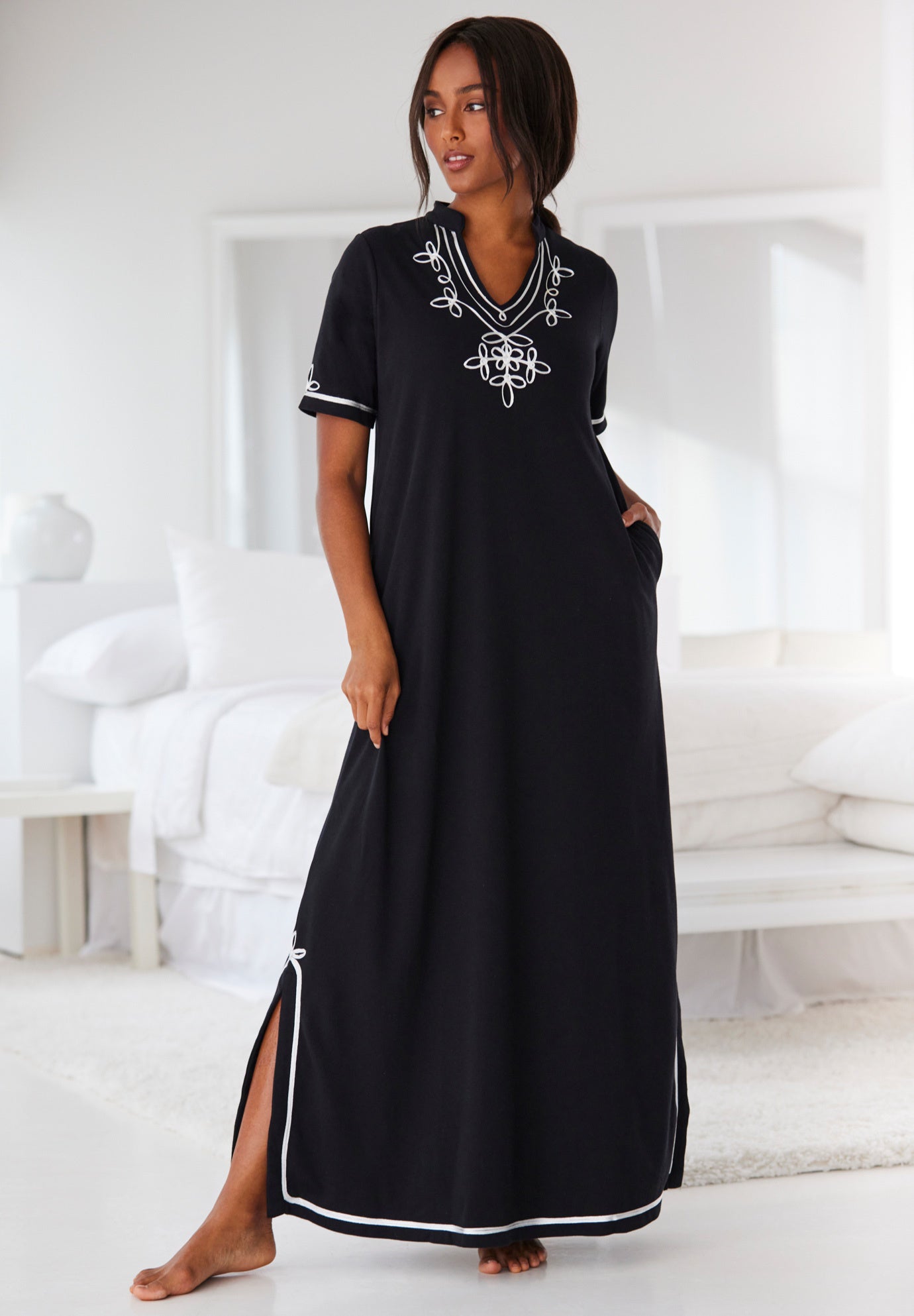 Embellished Knit Lounger image number 5