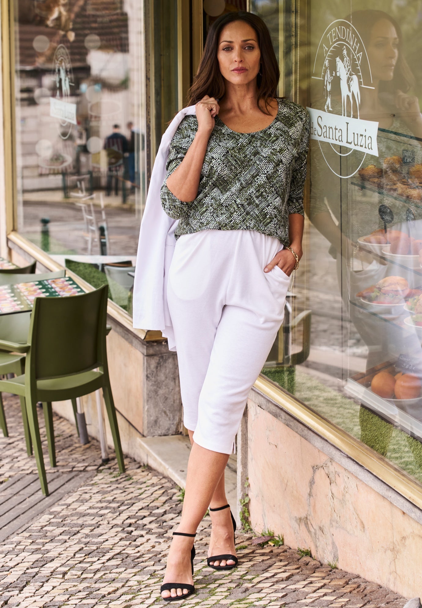 Stretch Cotton Scoop Neck Tee image number 1