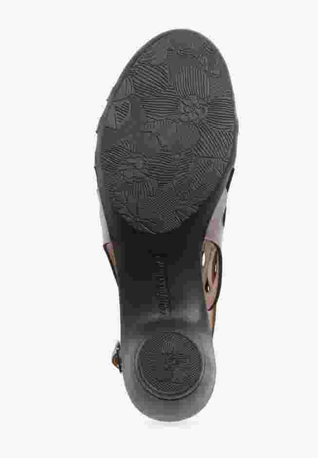 The Brooks Shootie image number 5