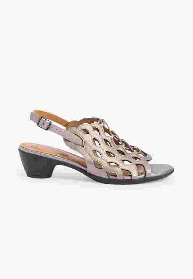 The Brooks Shootie image number 6
