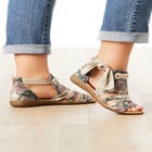 The Annika Shootie image number null