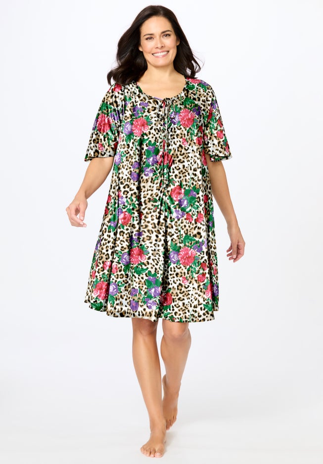 Short Sweeping Printed Lounger image number 4