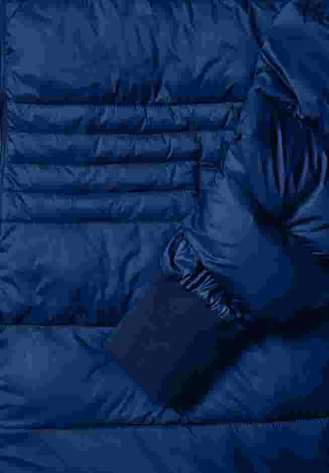 Quilted Lightweight Puffer Jacket image number 5