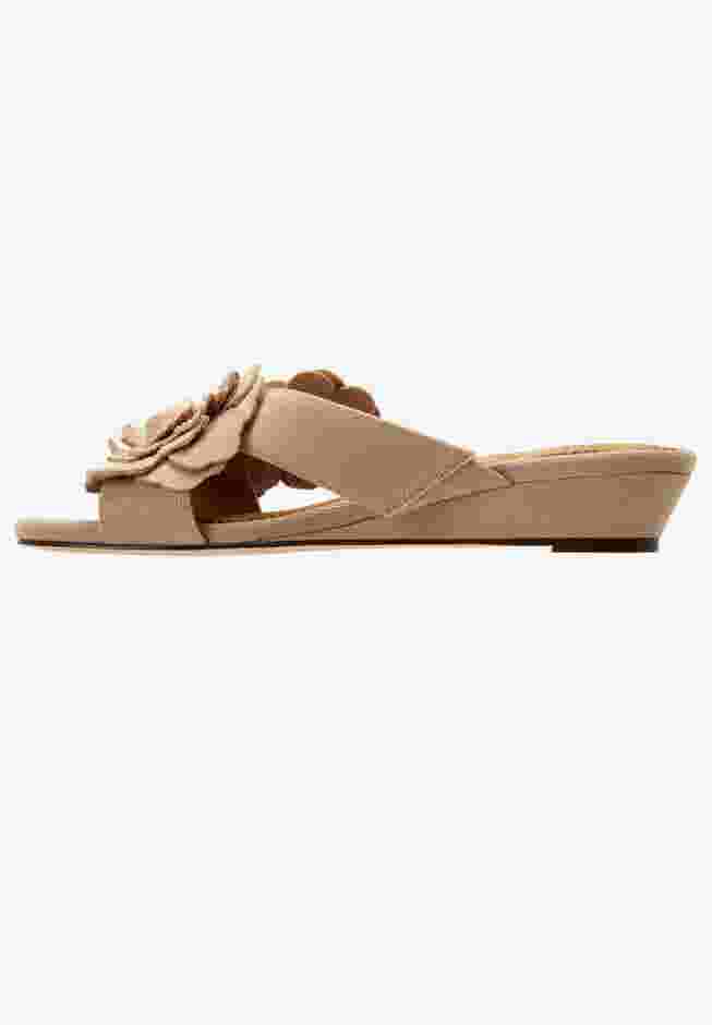 The Carmen Slip On Mule image number 2