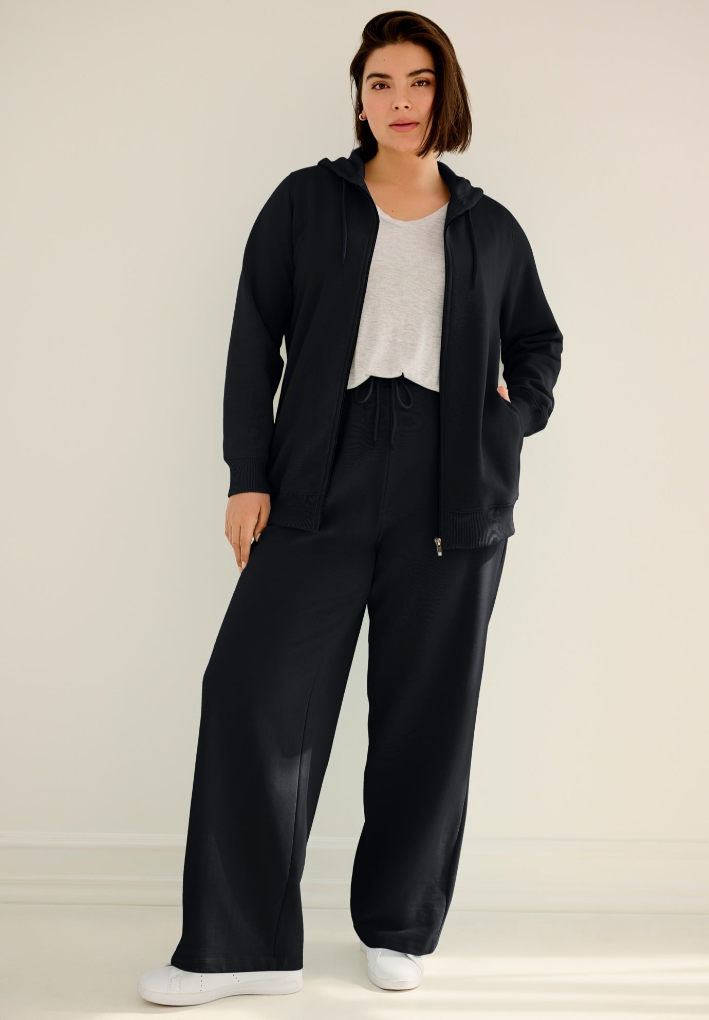 Wide Leg Fleece Sweatpant With Drawstring Waist image number 0
