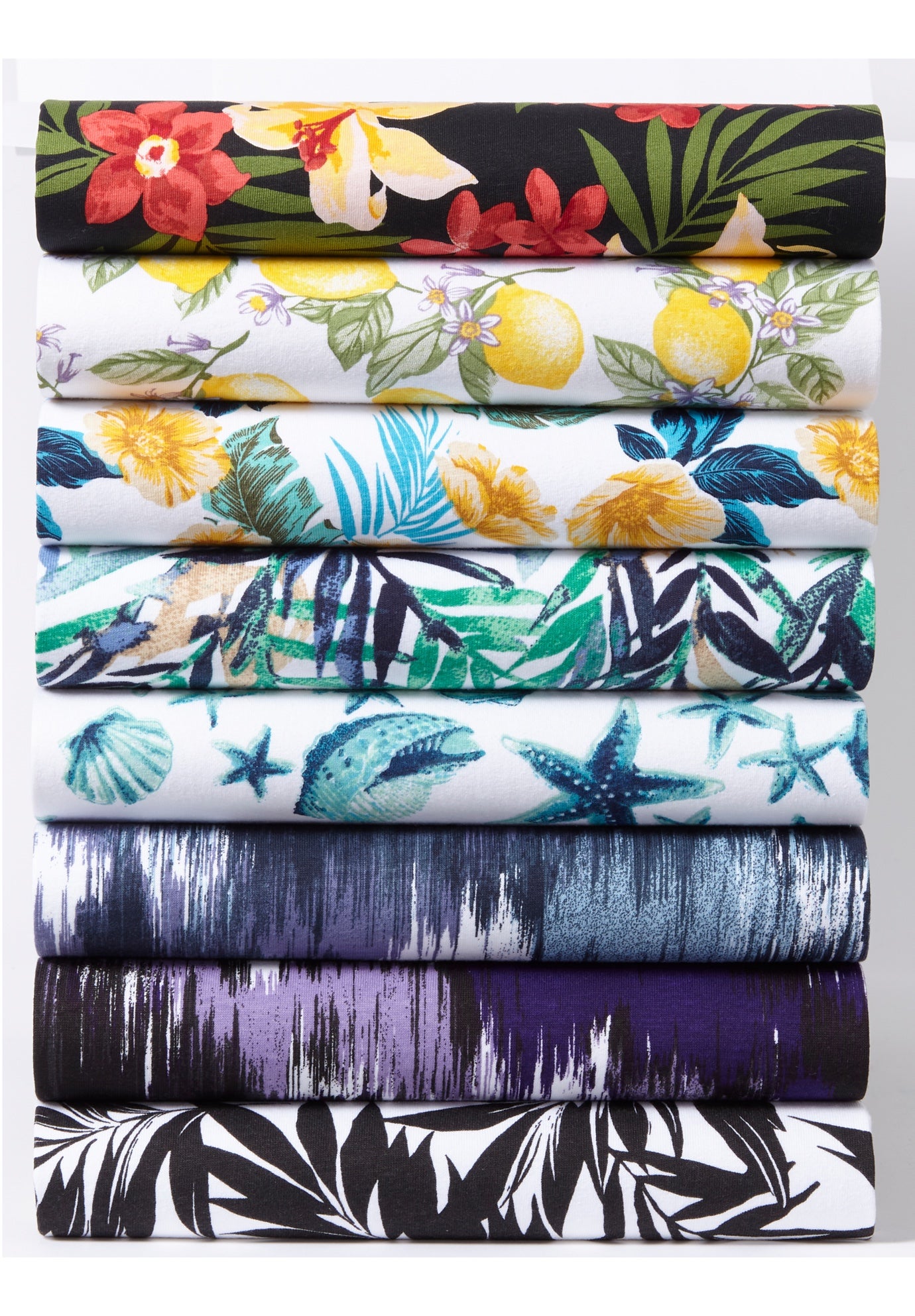 Plus Size 2-Piece Printed Henley Top and Capri Set image number 3