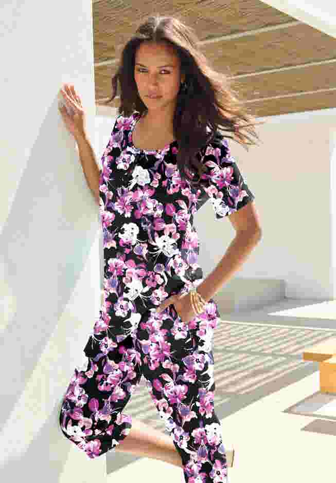 Printed Henley Capri Set image number 0