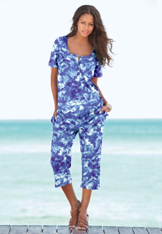 Plus Size 2-Piece Printed Henley Top and Capri Set image number 0