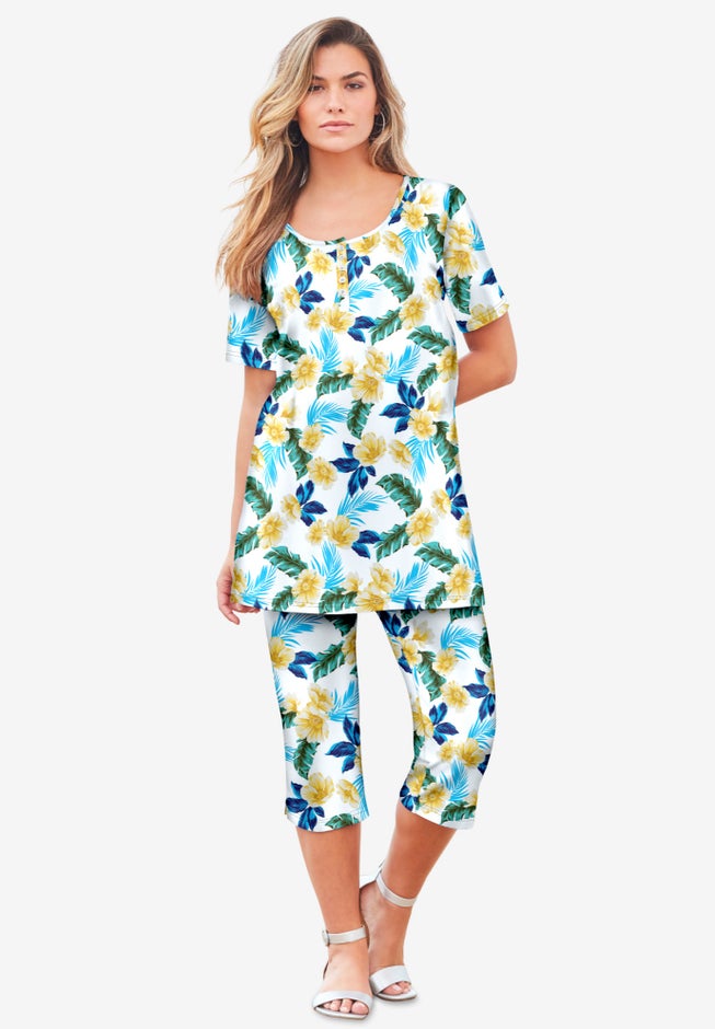 Plus Size 2-Piece Printed Henley Top and Capri Set image number 0