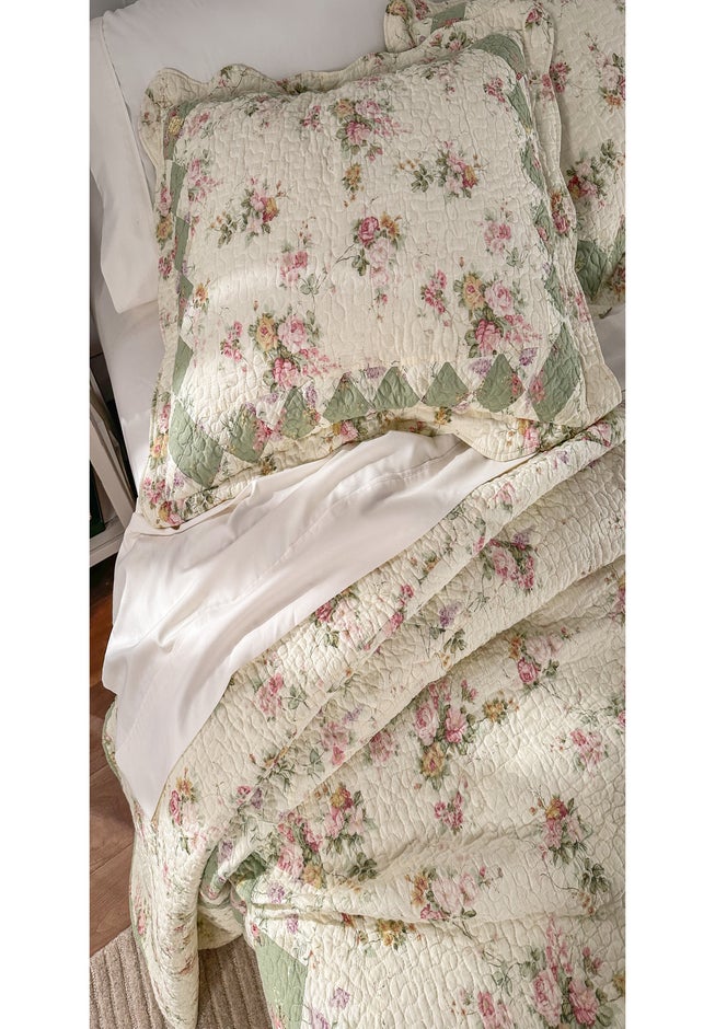 Charlotte Bedspread image number 1