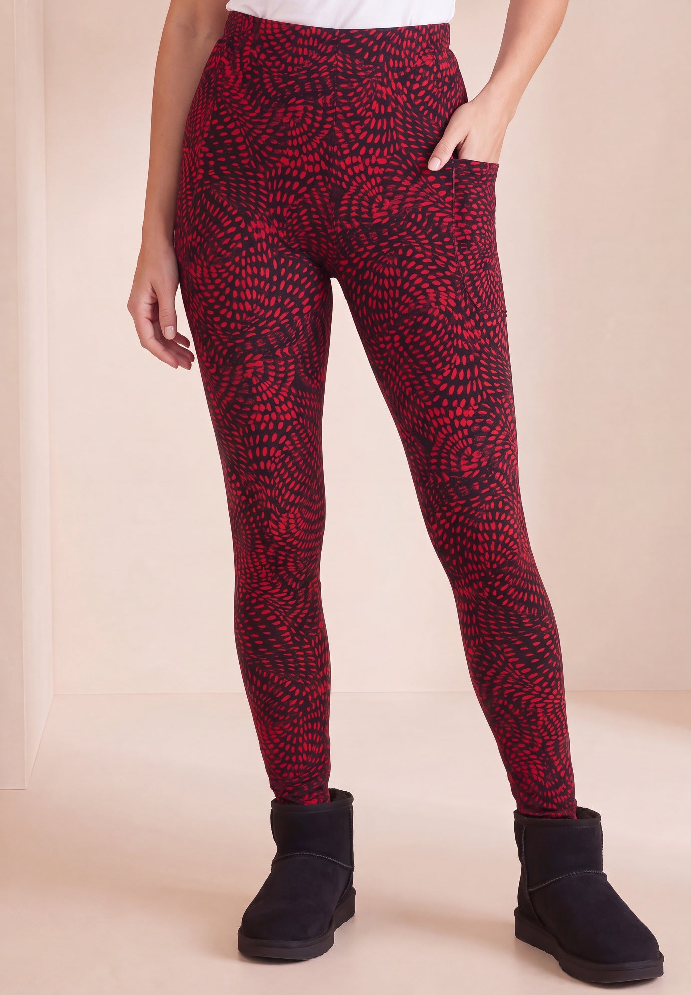 Side Pocket Essential Legging image number 0