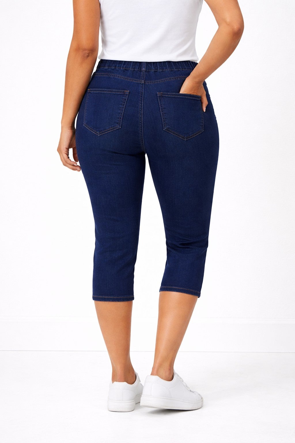 Mid-Rise Stretch Capri Jegging image number 1