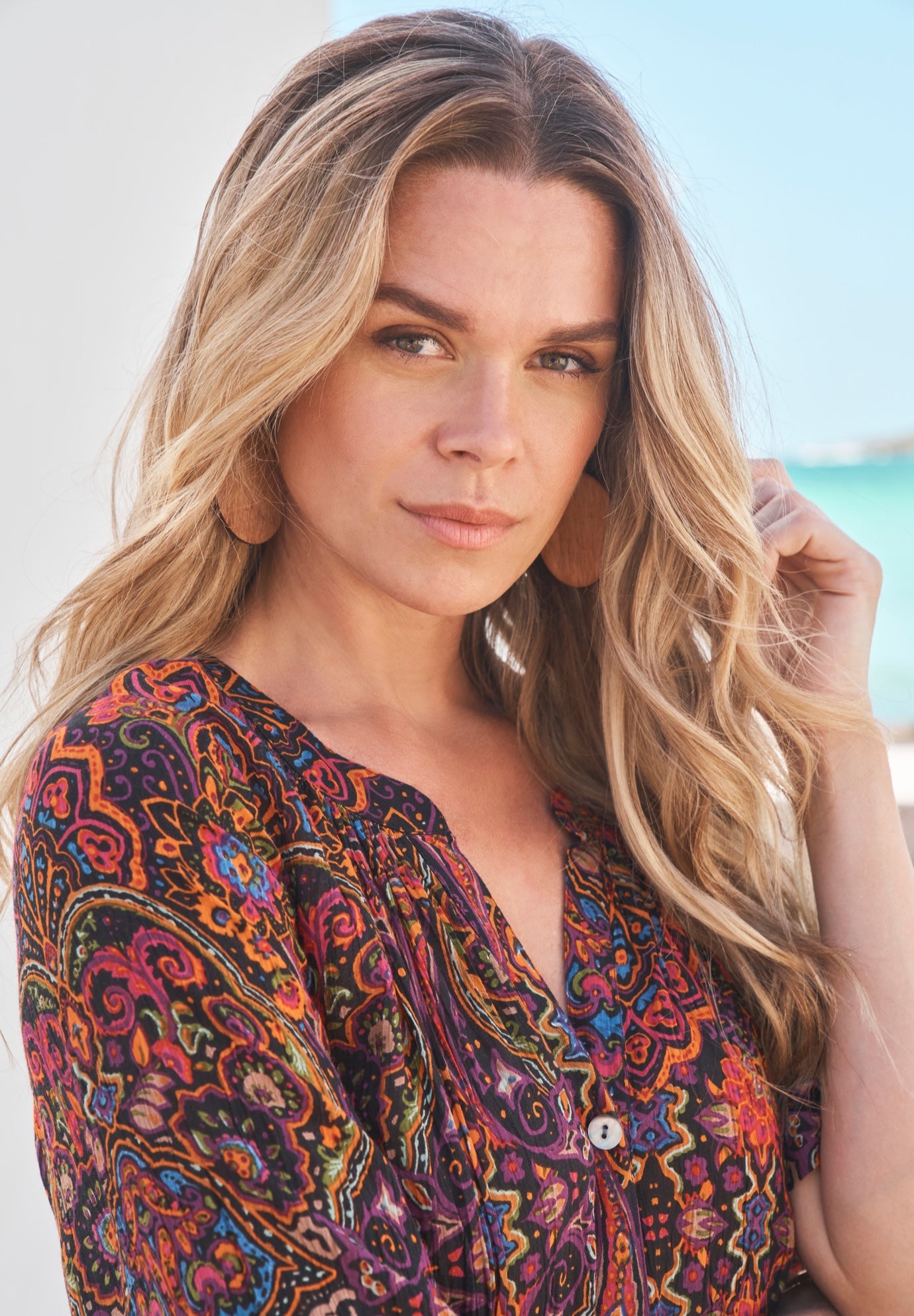 Plus Size Angelina Crinkle Crepe Y-Neck Short Sleeve Tunic image number 2