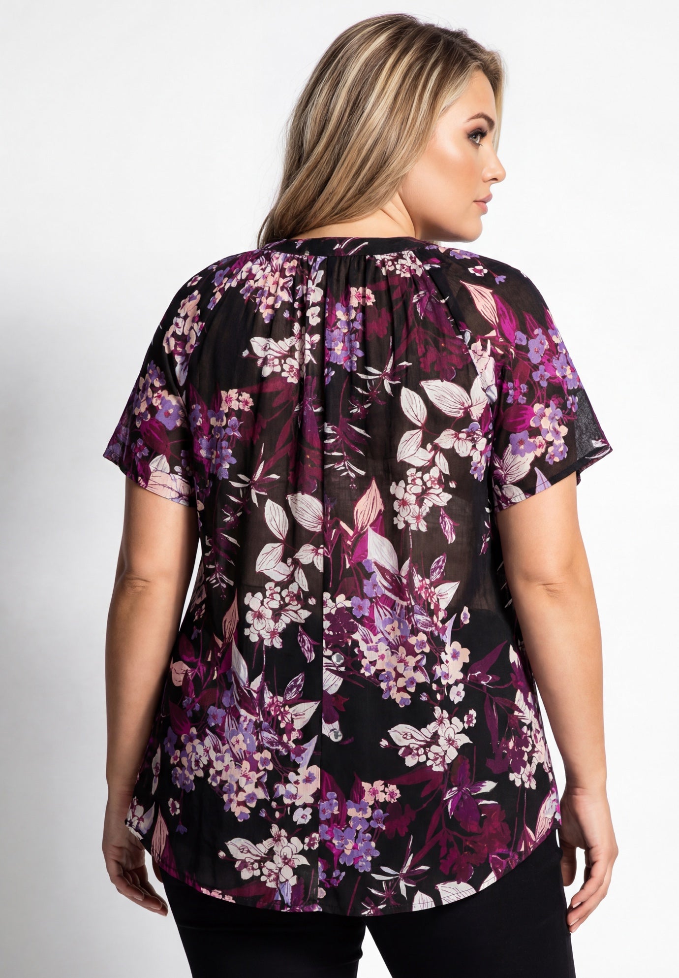 Plus Size Angelina Crinkle Crepe Y-Neck Short Sleeve Tunic image number 3