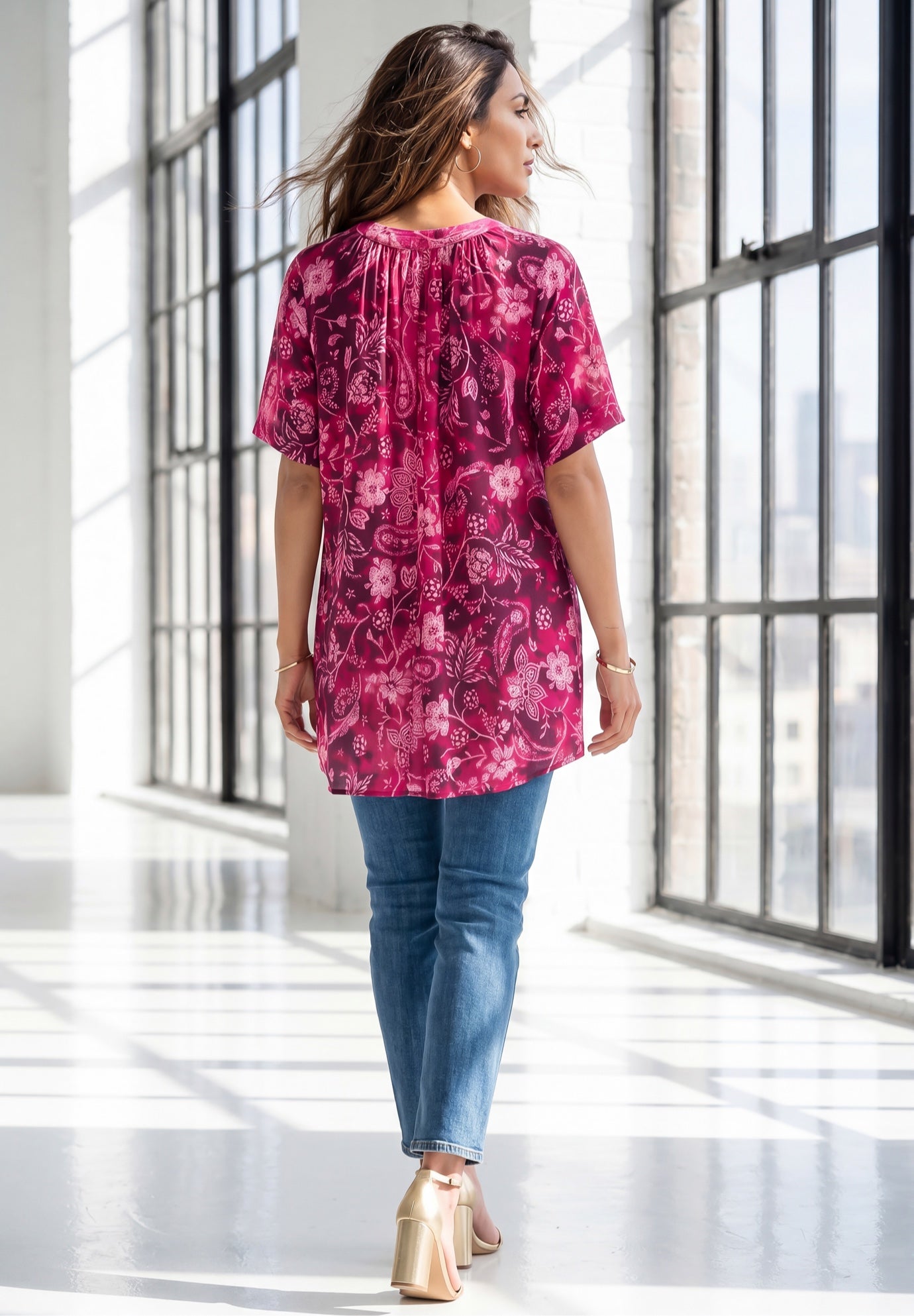Plus Size Angelina Crinkle Crepe Y-Neck Short Sleeve Tunic image number 2