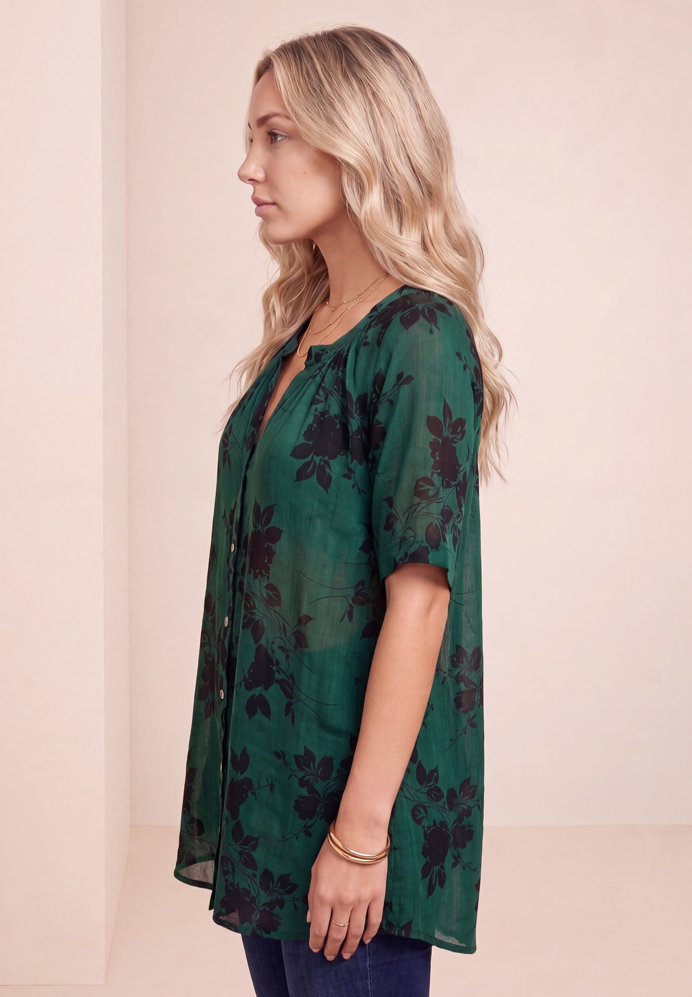 Plus Size Angelina Crinkle Crepe Y-Neck Short Sleeve Tunic image number 2