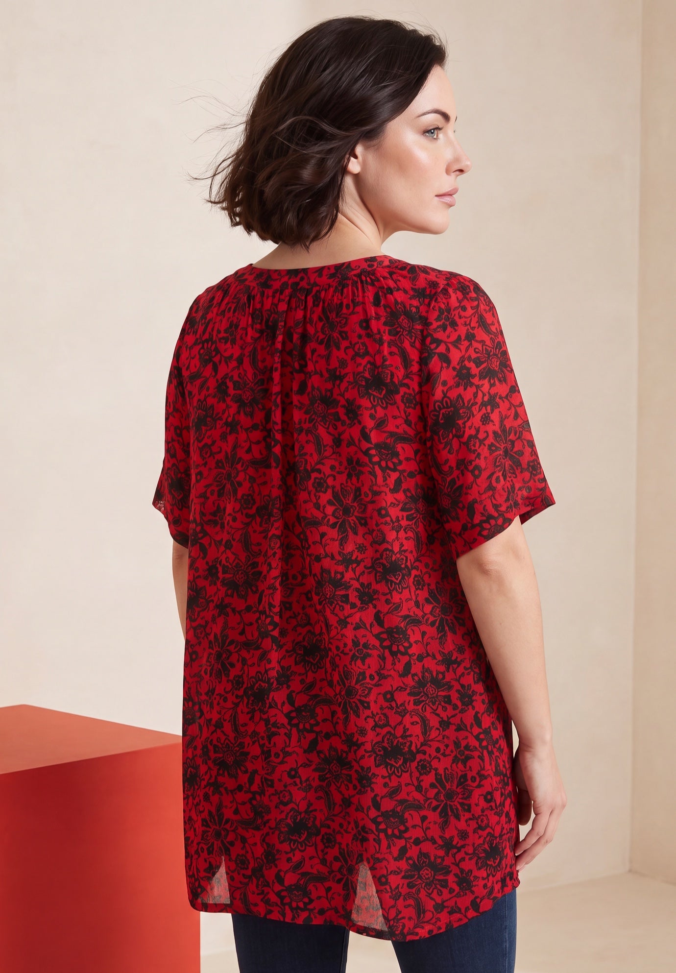 Plus Size Angelina Crinkle Crepe Y-Neck Short Sleeve Tunic image number 1