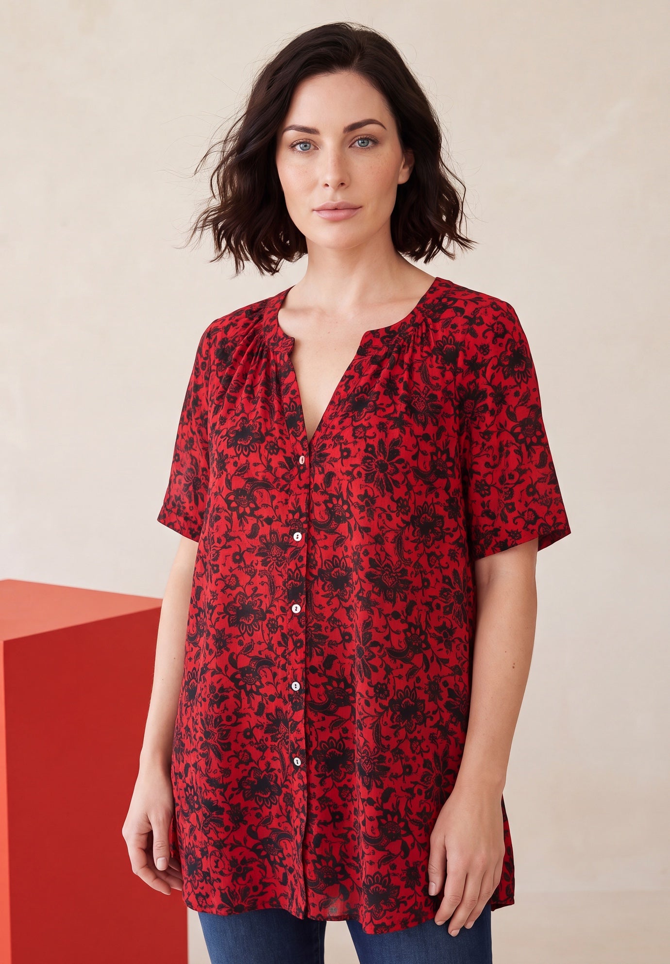 Plus Size Angelina Crinkle Crepe Y-Neck Short Sleeve Tunic image number 0