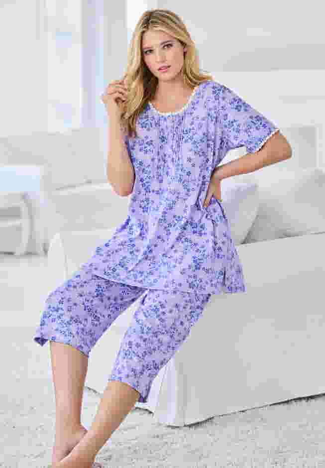 2-Piece Pintuck Tee and Capri Sleep Set image number 5