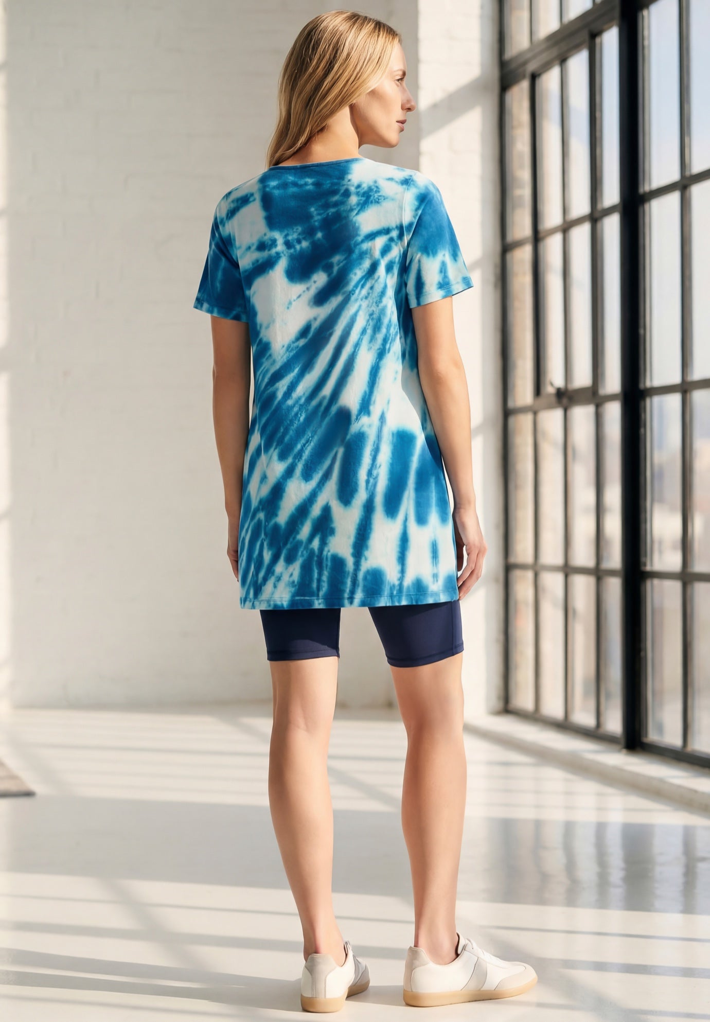 Ultimate Lattice Neck Short Sleeve Tunic image number 1