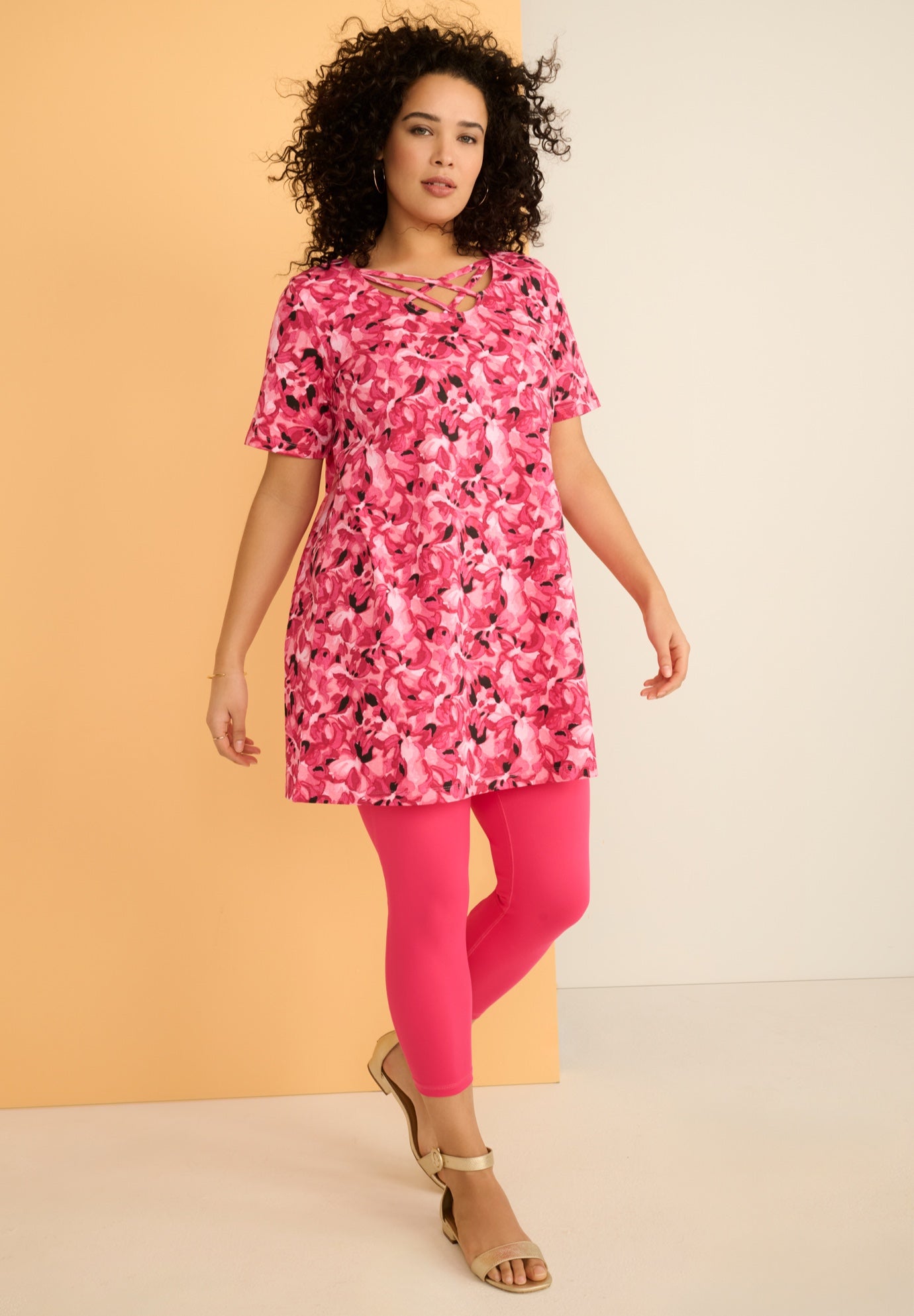 Ultimate Lattice Neck Short Sleeve Tunic image number 0