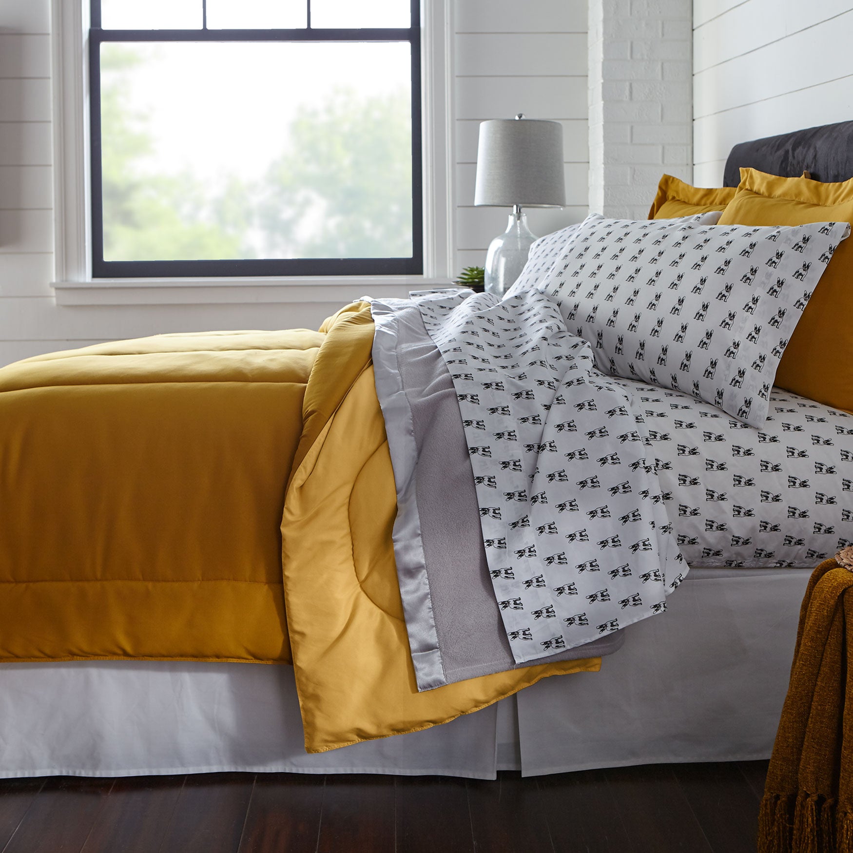 BH Studio Reversible Comforter image number 0