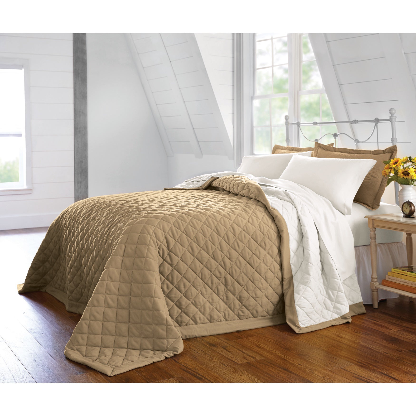 BH Studio Reversible Quilted Bedspread image number 0