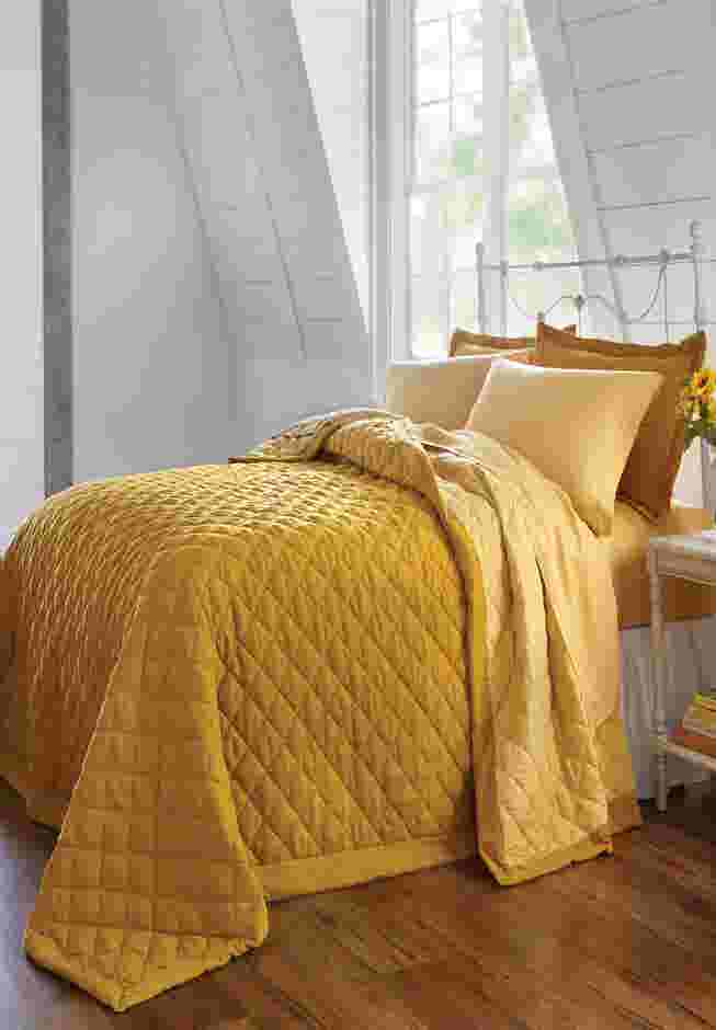 BH Studio Reversible Quilted Bedspread image number 0