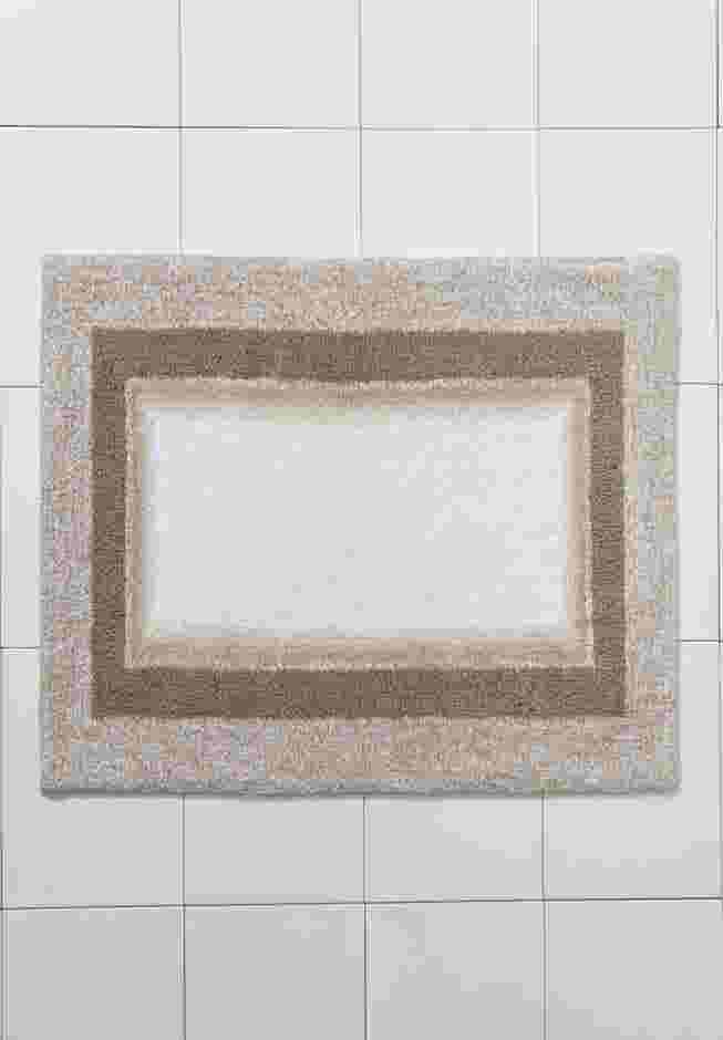 Amore Ombre Bath Rug image number 0