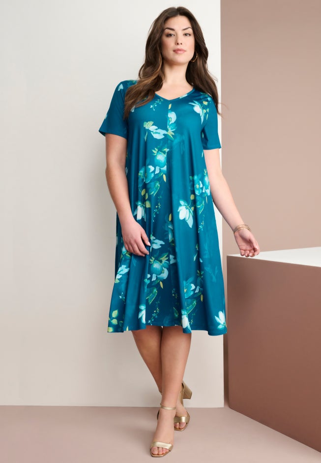 Plus Size Short Sleeve Sleeve Swing Dress image number 4