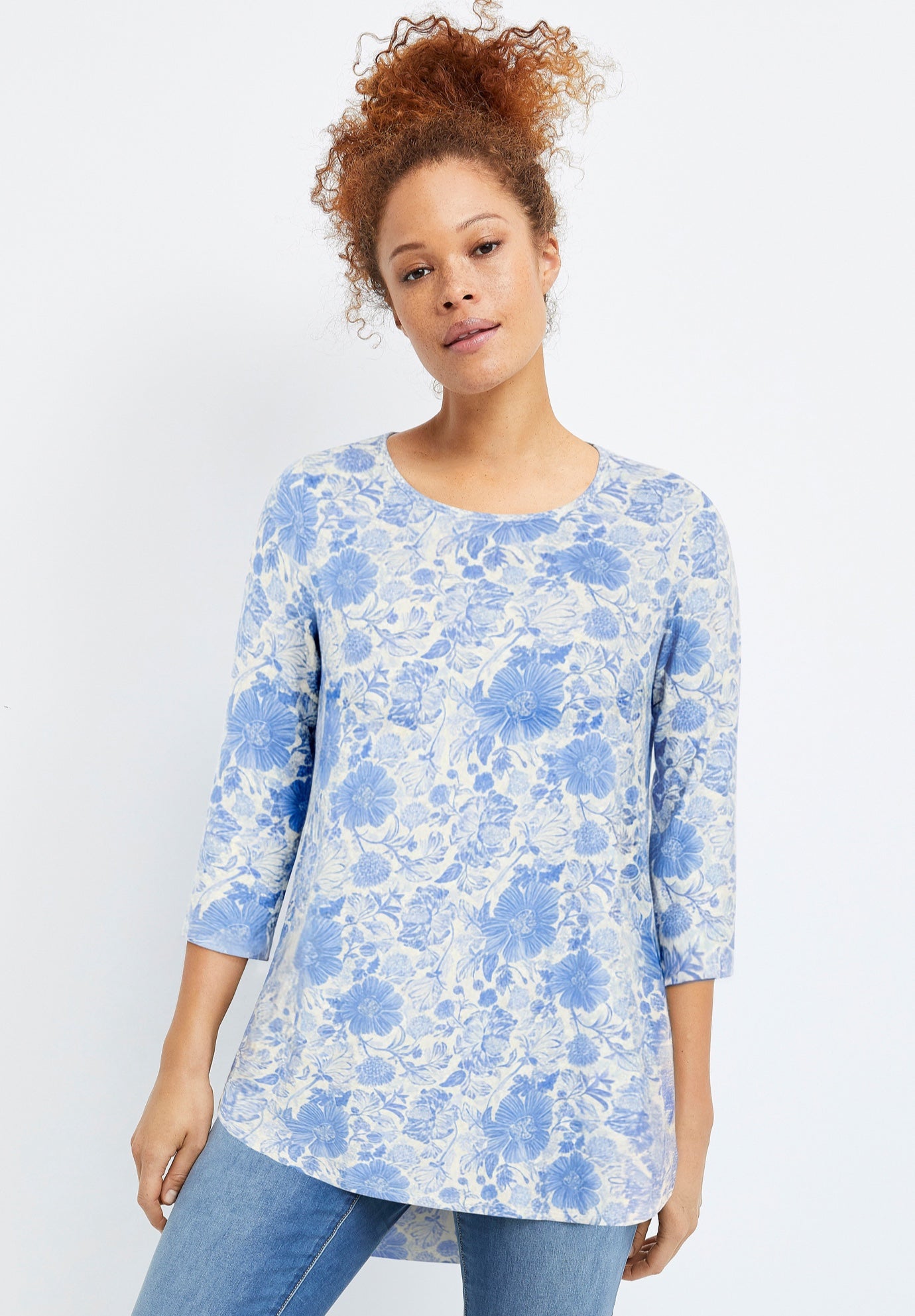 Stretch Jersey Knit Scoop Neck Three-Quarter Sleeve Curved Hem A-Line Tunic image number 0