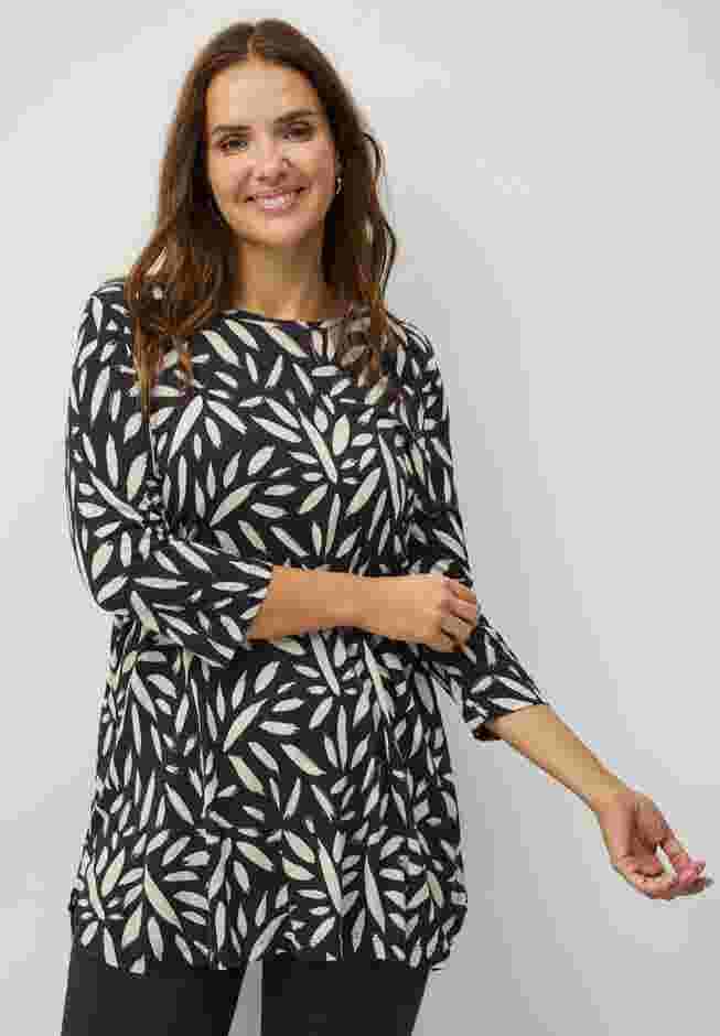Three-Quarter Sleeve Curved Hem Tunic image number 0