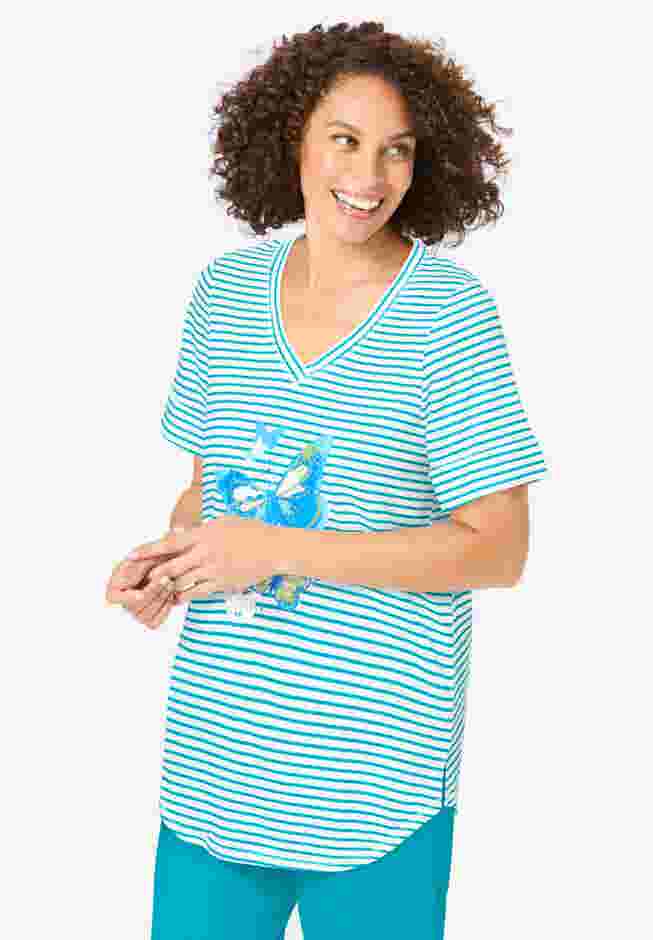 Two-Piece V-Neck Tunic & Capri Set image number 3