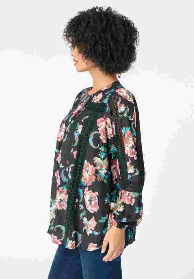 Lace-Trim Blouson-Sleeve Top image number 3