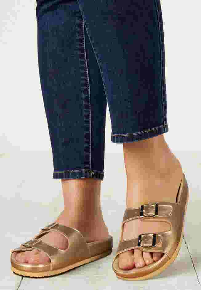 The Maxi Slip On Footbed Sandal image number 0
