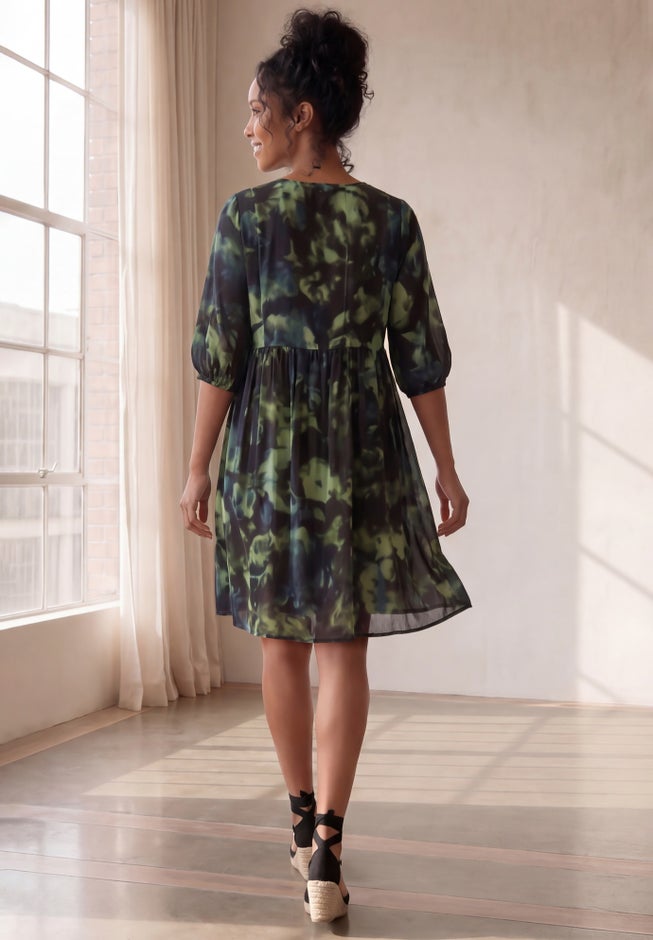 Crinkle Keyhole Empire Dress image number 1