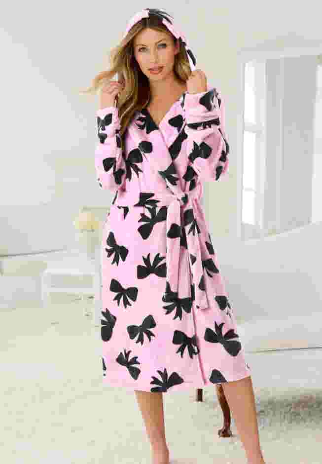 Dreams & Co® Plush Hooded Wrap Robe image number 4
