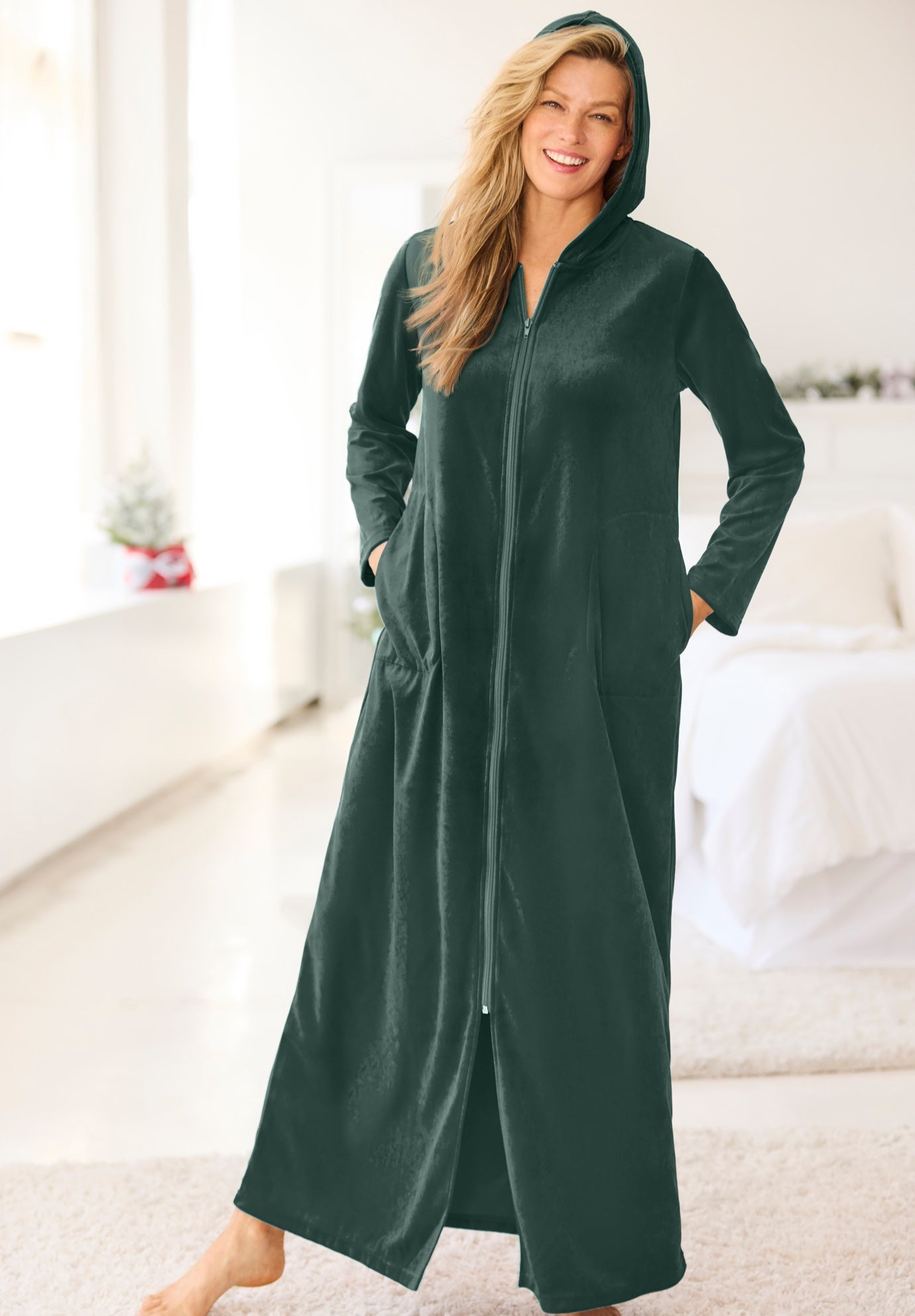 Dreams & Co® Hooded Velour Robe image number 4