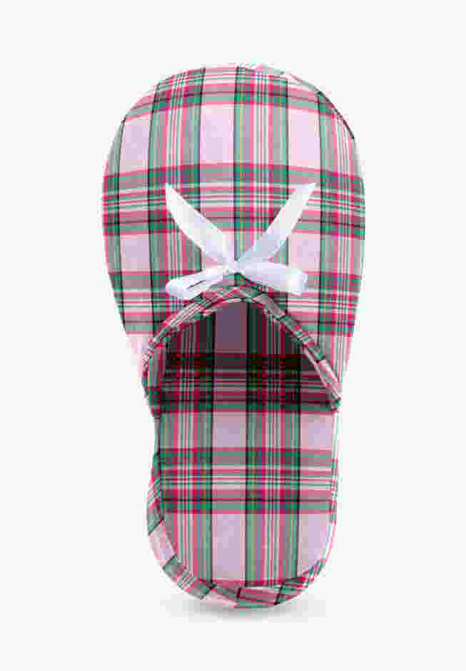 Dreams & Co.® flannel slipper image number 4