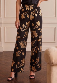 Ultrasmooth&reg; Fabric Wide-Leg Pant