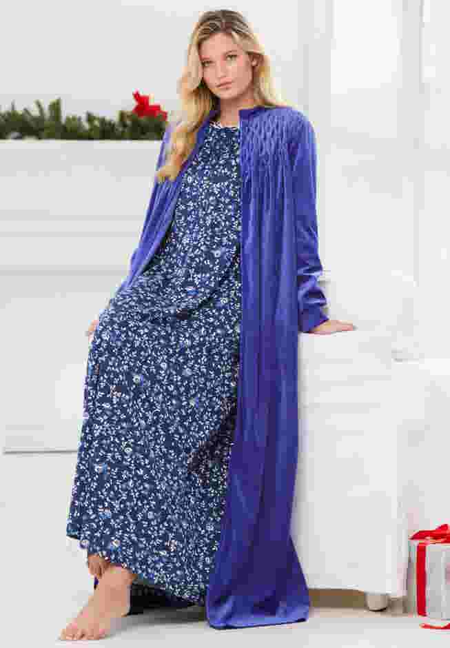 Floral Knit Gown  image number 6