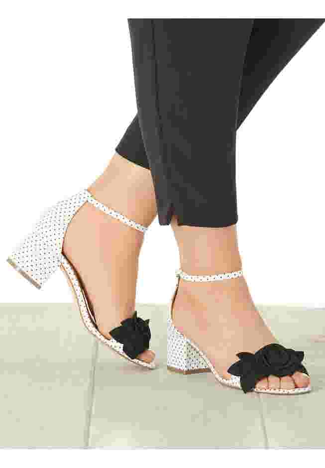 The Ona Sandal image number 9